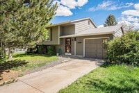 Building Photo - Spacious 3BD 2 Bath Home