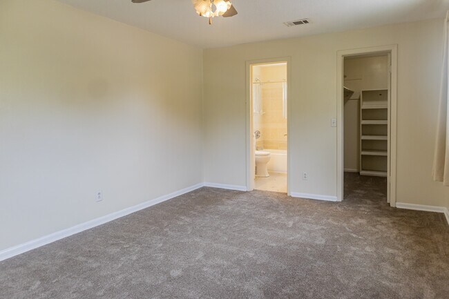 Building Photo - 5039 Winchester Dr S