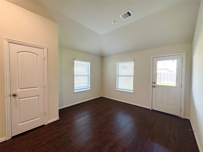 Building Photo - 9026 Beacon Mill Dr
