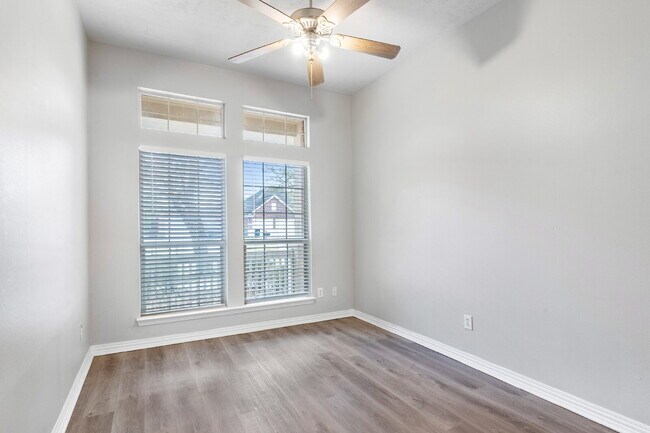 Building Photo - "Spacious 4-Bed Oasis with 2 Full Baths in Spring, TX - 2,235 Sq Ft of Comfort!"