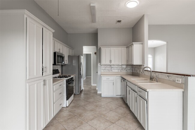 Building Photo - 6307 Pleasant Stream Dr