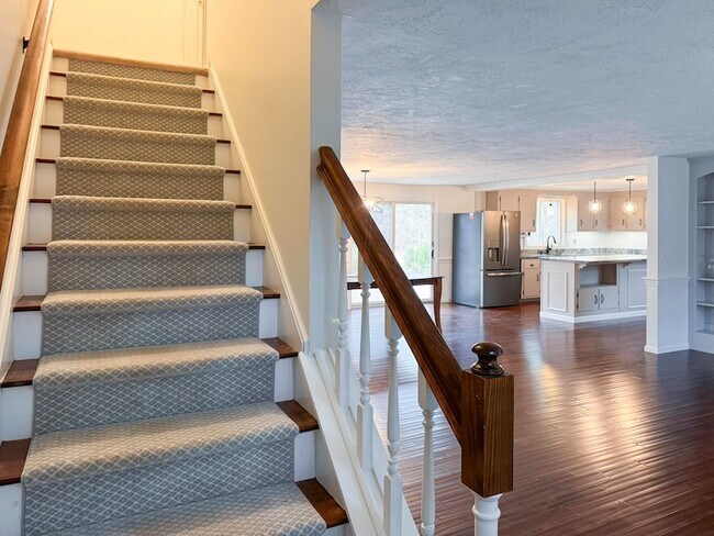 Building Photo - 33 Green House Rd