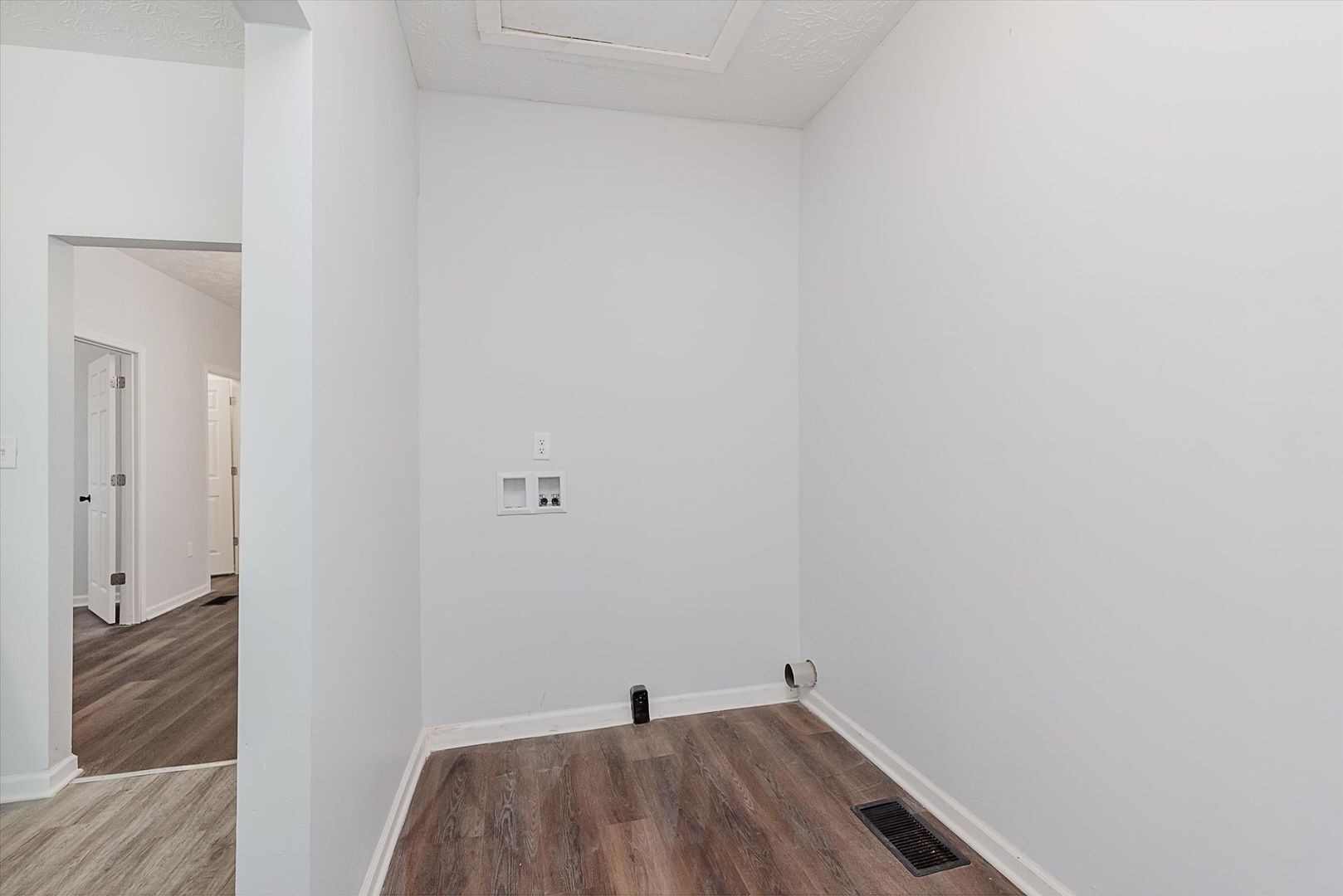 Building Photo - Completely renovated 2BR/1BA single family home minutes from Downtown Indy!