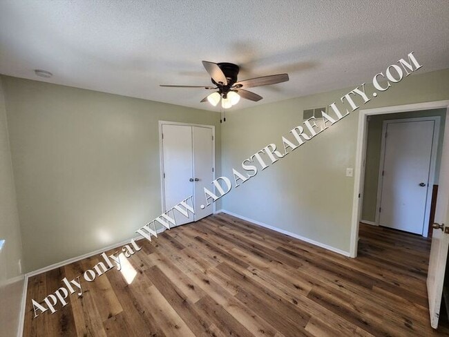 Building Photo - Nice Updated 2 Bed 1.5 Bath Duplex in Base...