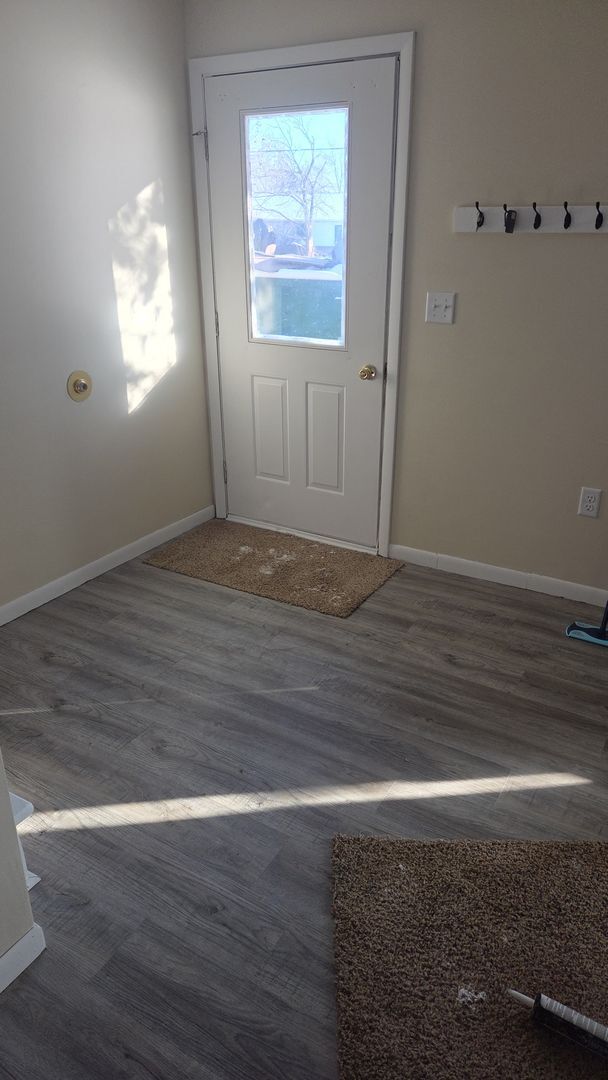 Building Photo - 4 bed 1 bath