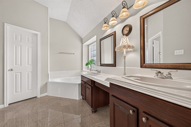 Building Photo - 1514 Coyote Hills Ln