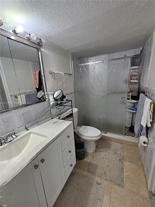 Building Photo - 2030 S Ocean Dr