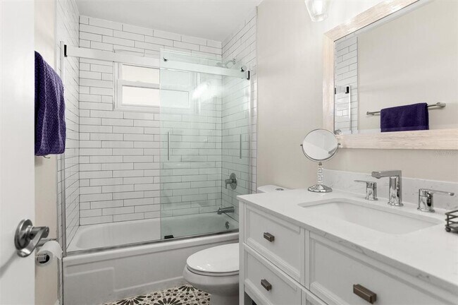 Building Photo - 5955 30th Ave S