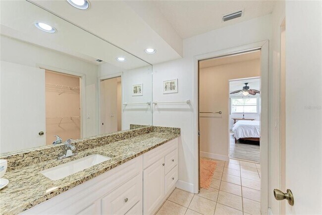 Building Photo - 405 Bayside Ln