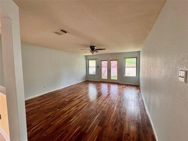 Building Photo - 3906 Haleys Way