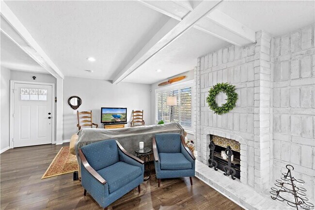 Building Photo - 23078 Vía Cereza