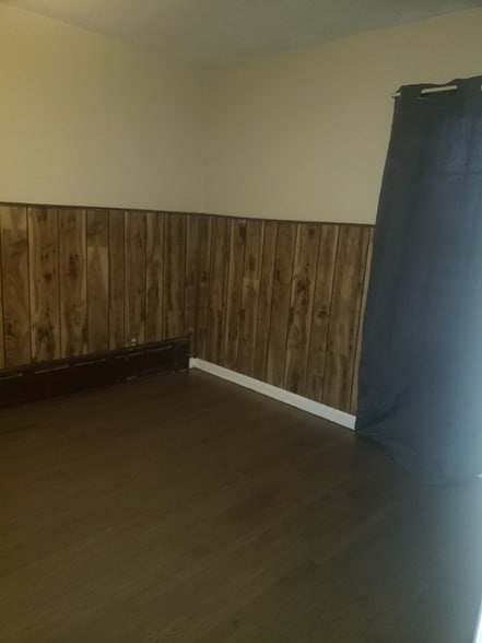 Building Photo - 5031 Homerlee Ave