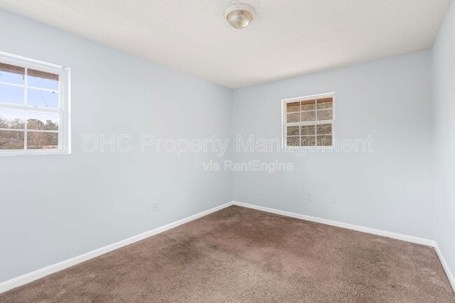 Building Photo - 6521 Raymond Dr