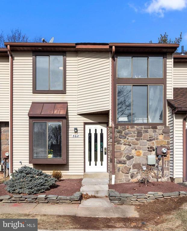 Building Photo - 562 Atwood Ct