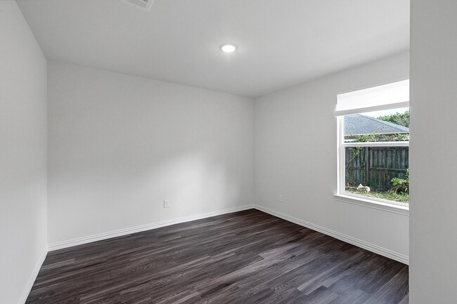 Building Photo - 317 Gans St