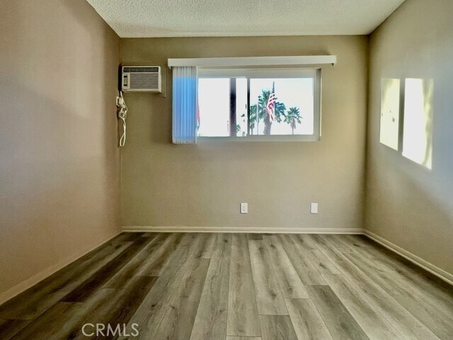 Building Photo - 686 E Cottonwood Rd