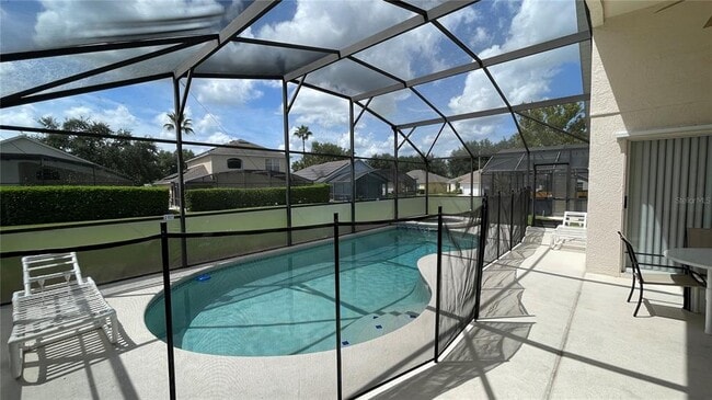 Building Photo - 1327 Casterton Cir