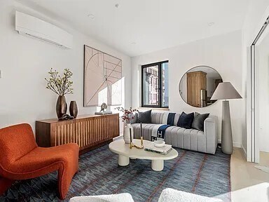 Building Photo - 87 Oxford St