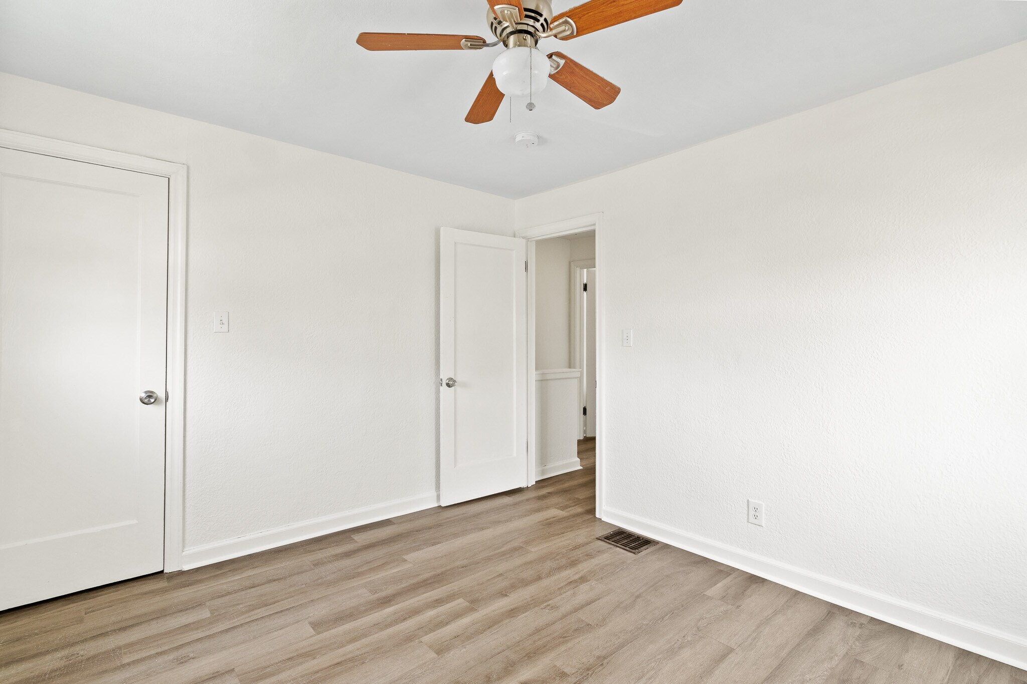 Bedroom 2 - 1725 E Frankfort St