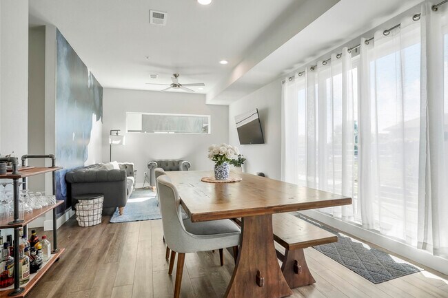 Building Photo - 3213 W Conejos Pl