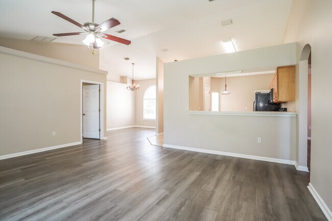 Building Photo - 3621 Arava Dr