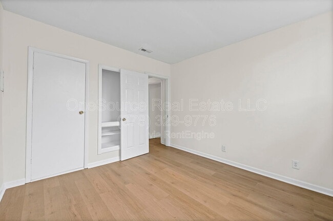 Building Photo - 4410 Carrollwood Dr