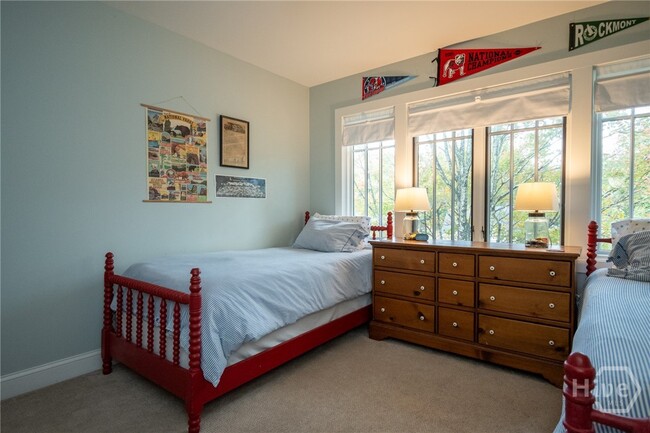 Building Photo - 290 Milledge Cir