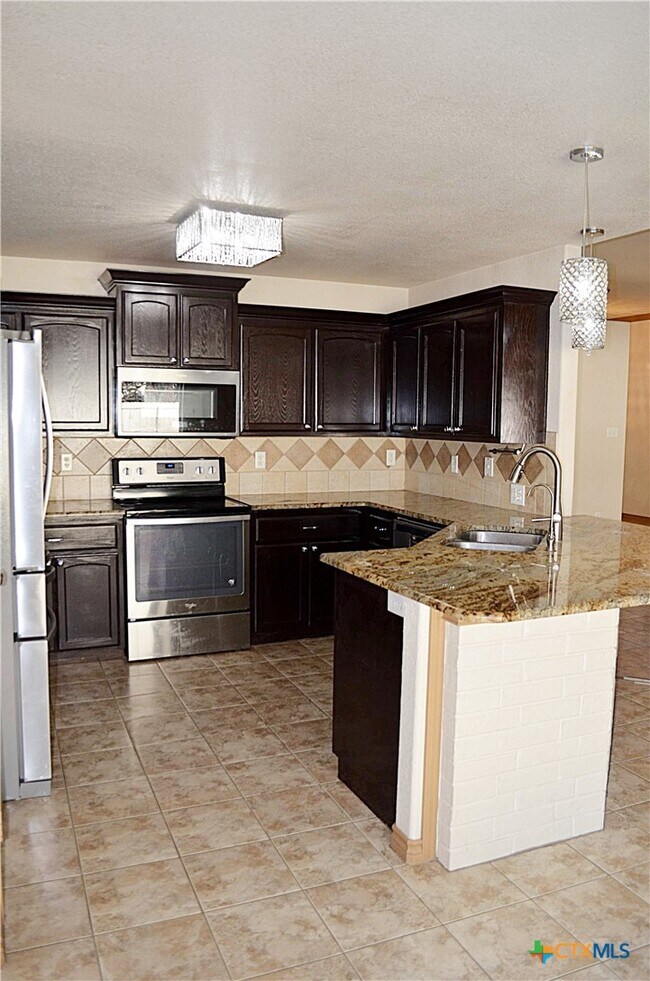 Building Photo - 2501 Joseph Dr