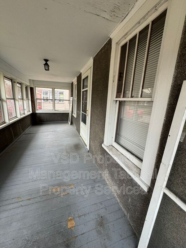 Building Photo - 2078-2018 18th St SW