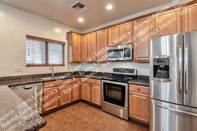 Building Photo - 8261 N Converse Ct