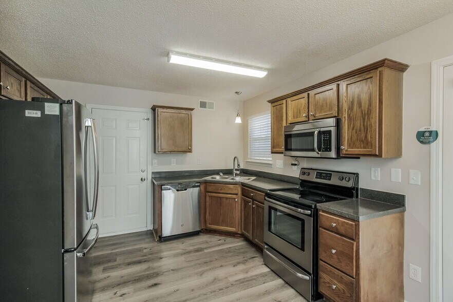 Building Photo - 15252 Eric Kyle Dr