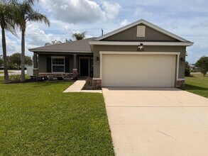 Building Photo - Conveniently Located 3BR Home in Port Orange Plantation