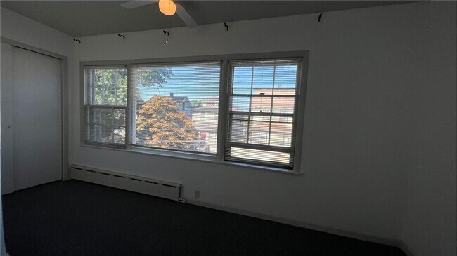 Building Photo - 350 Pelton Ave