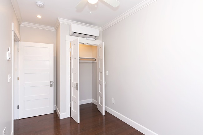 Building Photo - 502 Bellevue Ave E