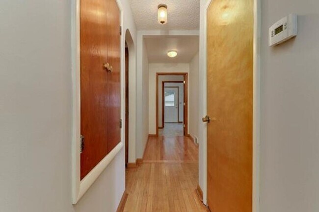 Building Photo - Spacious 3-Bedroom Home with Oversized Gar...