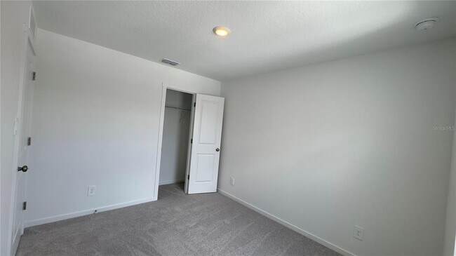 Building Photo - 831 Lynx St