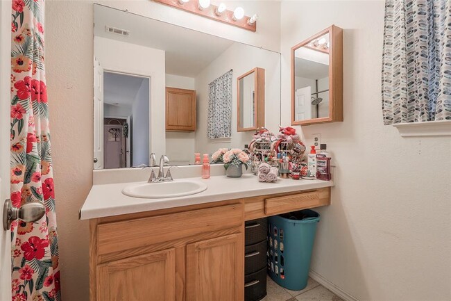 Building Photo - 1705 Friars Tale Ln