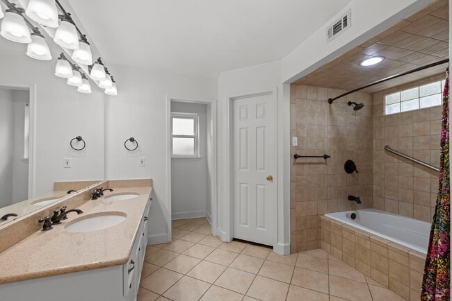Building Photo - 8318 Everleaf Dr