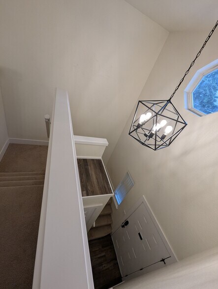Stairs - 319 10th Ave SE