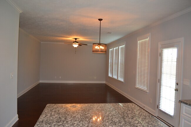 Building Photo - 519 Bunchgrass St