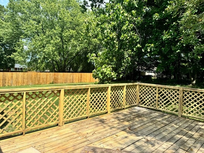 Building Photo - Renovated 3 BR Home in the Heart of Murfreesboro