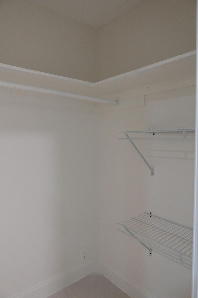 Building Photo - 2630 SW 49th Ct