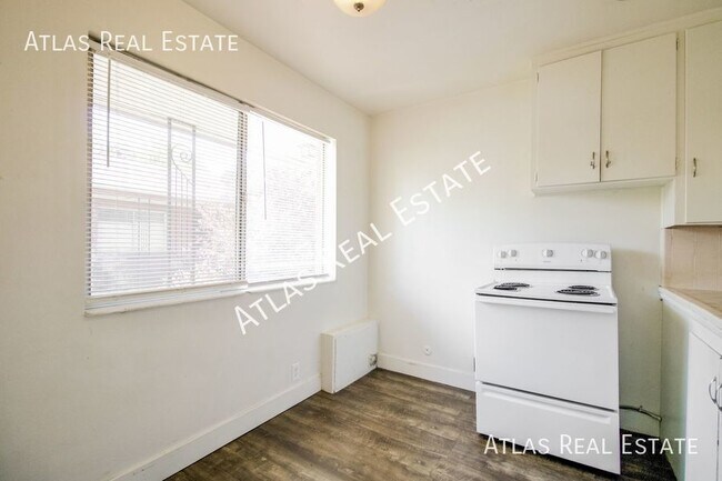 Building Photo - Cozy 1 Bedroom, 1 Bathroom | New Paint | O...