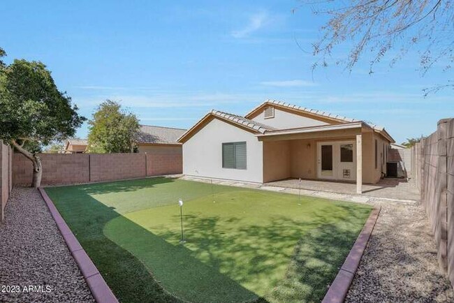 Building Photo - Stunning 3-bedroom, 2-bath home