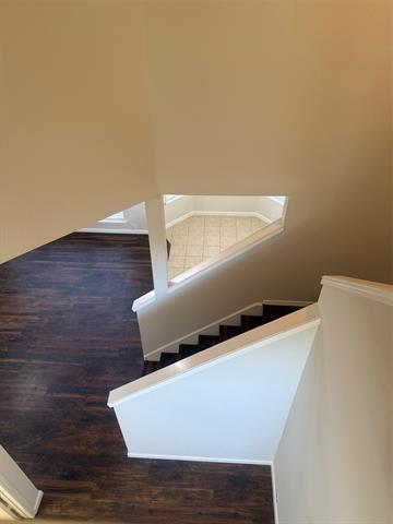 Building Photo - 2004 Golden Oak Dr