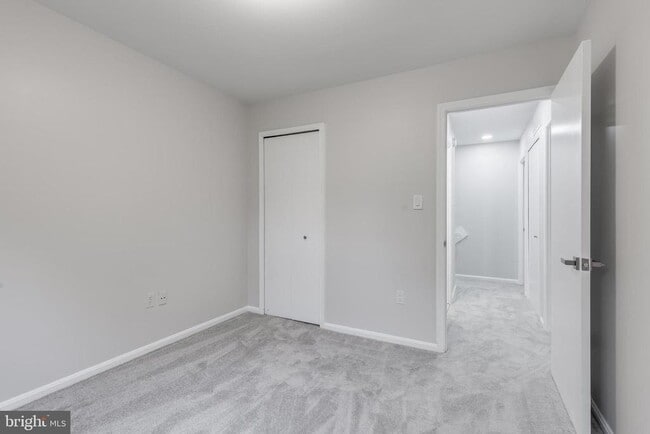 Building Photo - 9911 Finian Ct