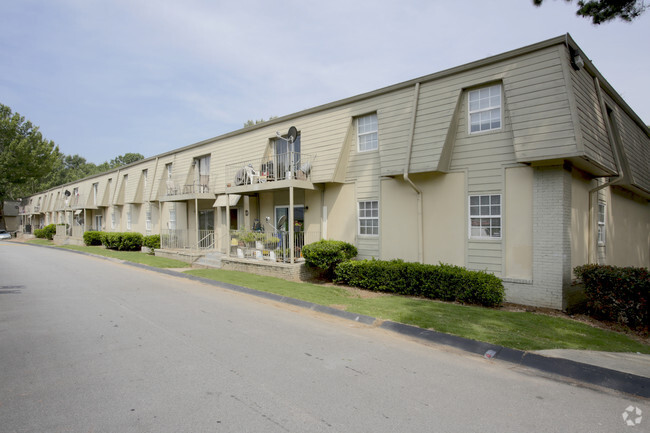 Building Photo - The Heights at Chamblee