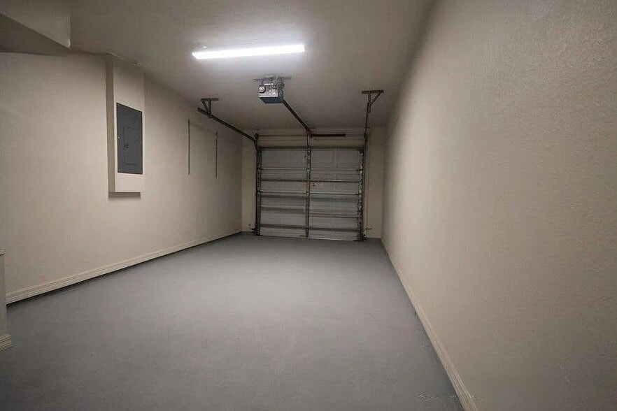 Garage - 1513 Woodward St