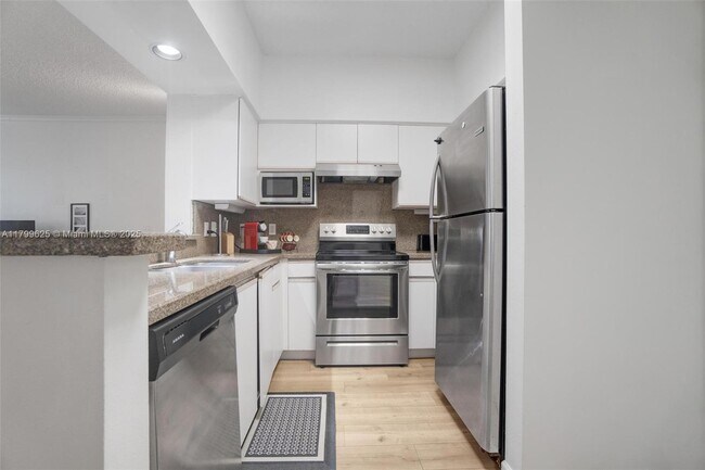 Building Photo - 3145 NE 184th St