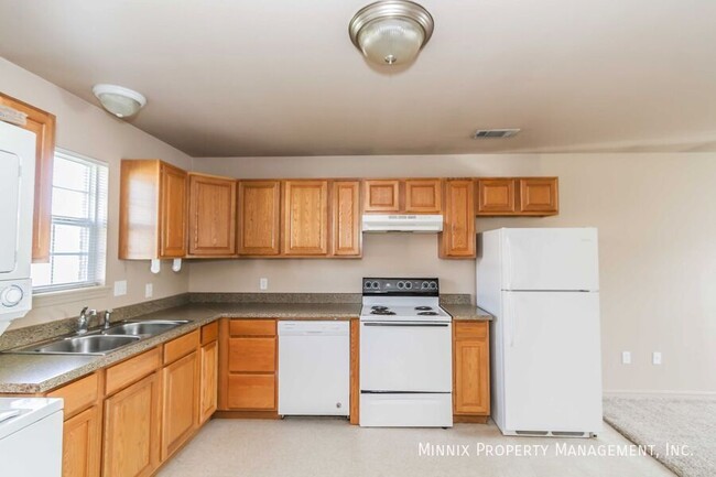 Building Photo - 2801 Mable Dr
